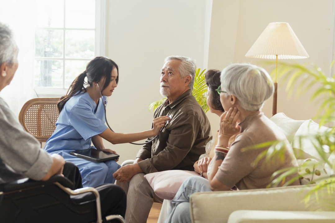 Manfaat Home Care Lansia Jakarta untuk Keluarga Anda